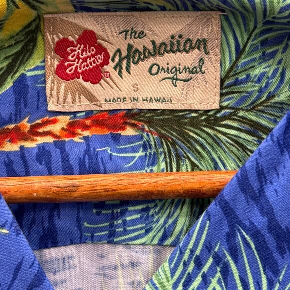 Hilo Hattie The Hawaiian Original Blue Tropical Short Sleeve Shirt Men Small - Picture 3 of 5